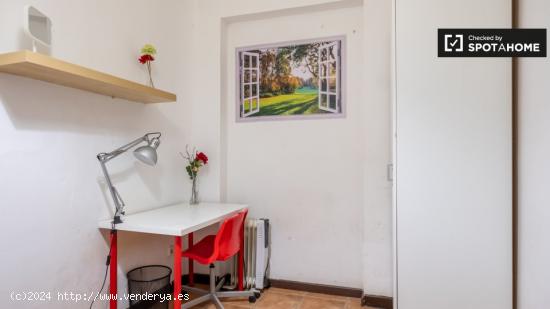 Adorable habitación en alquiler en apartamento de 8 dormitorios en Argüelles - MADRID