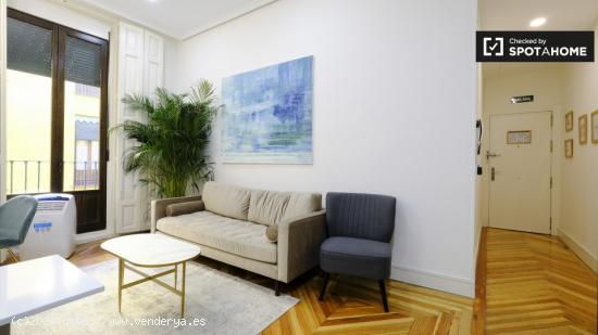 Elegante apartamento de 1 dormitorio en alquiler en Malasaña - MADRID