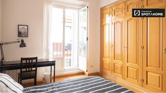 Preciosa habitación con cama doble en alquiler en La Latina - MADRID