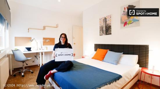 Bonita habitación en alquiler en apartamento de 6 dormitorios, Nueva España - MADRID