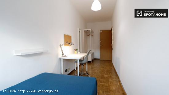 Moderna habitación en alquiler en apartamento de 6 dormitorios, Nueva España - MADRID