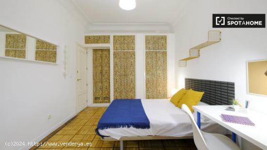 Acogedora habitación en apartamento de 7 dormitorios en Argüelles, Madrid - MADRID