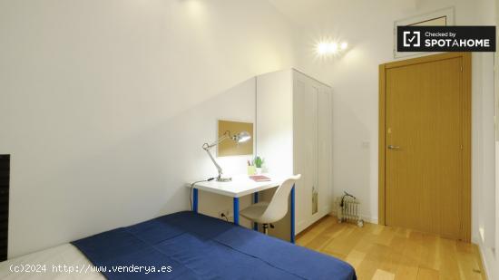 Acogedora habitación en apartamento de 7 dormitorios en Argüelles, Madrid - MADRID