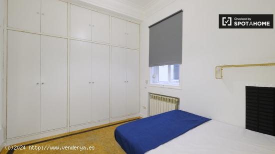 Acogedora habitación en apartamento de 7 dormitorios en Argüelles, Madrid - MADRID