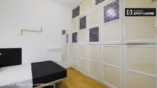 Acogedora habitación en apartamento de 7 dormitorios en Argüelles, Madrid - MADRID