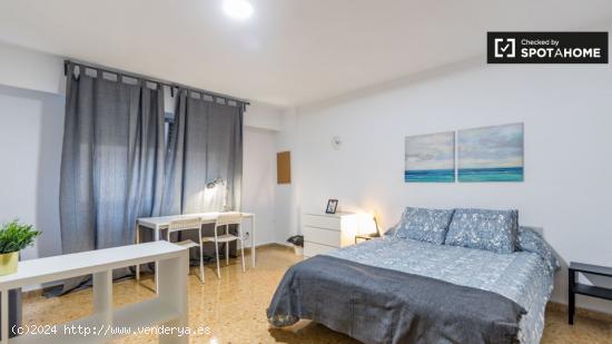 Amplia habitación en alquiler en Camins al Grau - VALENCIA