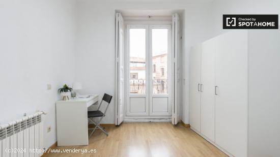 Moderna habitación en alquiler en apartamento de 5 dormitorios, La Latina - MADRID