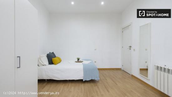 Moderna habitación en alquiler en apartamento de 5 dormitorios, La Latina - MADRID