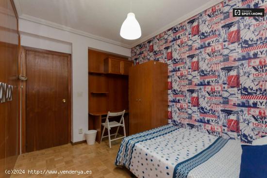  Moderna habitación en alquiler en apartamento de 6 dormitorios, Alcalá de Henares - MADRID 