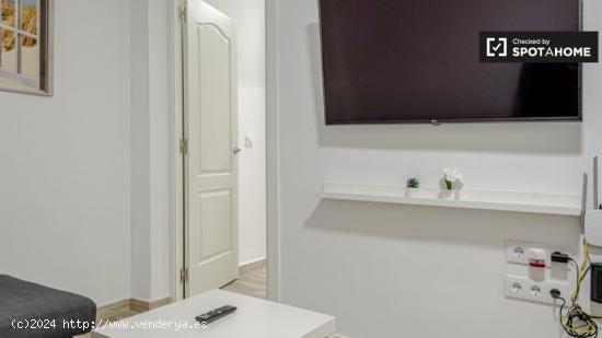 Elegante apartamento de 3 dormitorios en alquiler en Poblats Marítims - VALENCIA