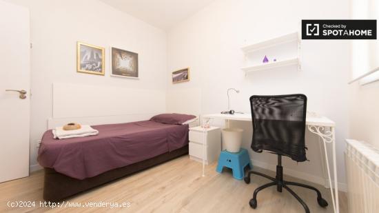 Se alquila habitación moderna en apartamento de 4 dormitorios en Getafe - MADRID