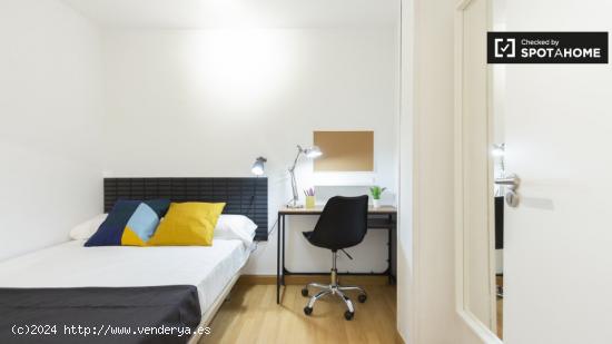 Bonita habitación con cama doble en alquiler en Chamartín - MADRID