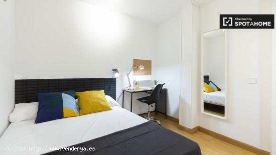 Bonita habitación con cama doble en alquiler en Chamartín - MADRID