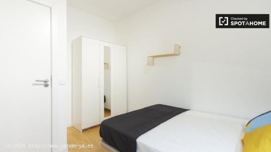 Bonita habitación con cama doble en alquiler en Chamartín - MADRID