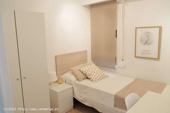  Se alquila habitación en apartamento de 4 dormitorios en L'Amistat - VALENCIA 