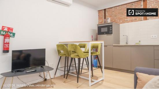 Apartamento de 1 dormitorio en alquiler, cerca de Puerta de Toledo en La Latina - MADRID