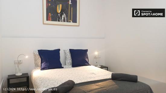 Se alquila habitación en piso de 3 dormitorios en L'Hospitalet de Llobregat - BARCELONA