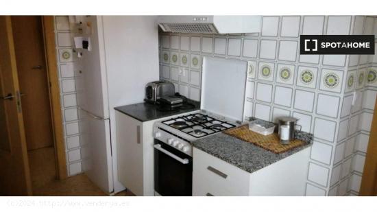 Alquiler de habitaciones en apartamento de 3 dormitorios en Paterna - VALENCIA