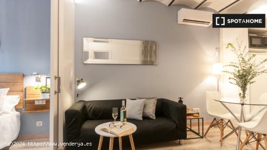 Apartamento entero de 2 dormitorios en Barcelona. - BARCELONA