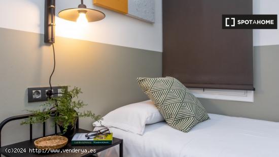 Apartamento entero de 2 dormitorios en Barcelona. - BARCELONA