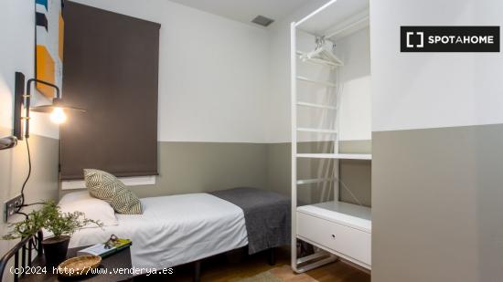 Apartamento entero de 2 dormitorios en Barcelona. - BARCELONA