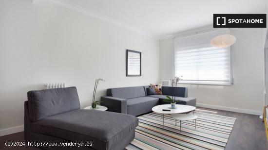 Apartamento entero de 2 dormitorios en Barcelona. - BARCELONA