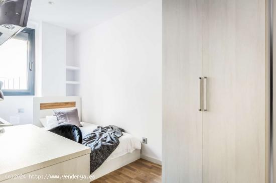  Habitación en piso compartido en barcelona. - BARCELONA 