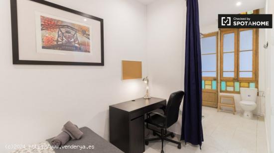 Alquiler de habitaciones en apartamento de 7 dormitorios en Barcelona - BARCELONA