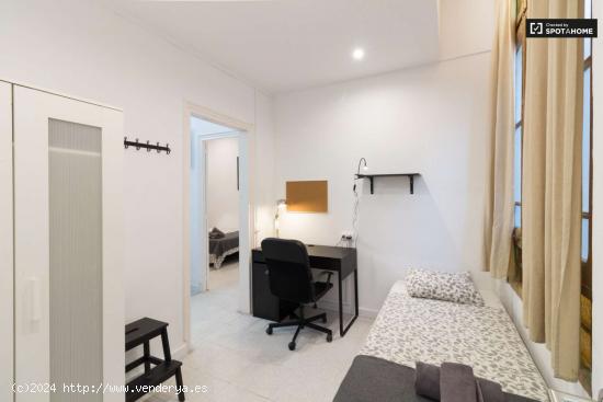  Alquiler de habitaciones en apartamento de 7 dormitorios en Barcelona - BARCELONA 