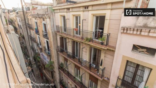 Alquiler de habitaciones en apartamento de 7 dormitorios en Barcelona - BARCELONA