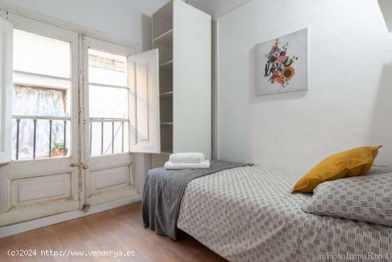  Alquiler de habitaciones en apartamento de 7 dormitorios en Barcelona - BARCELONA 