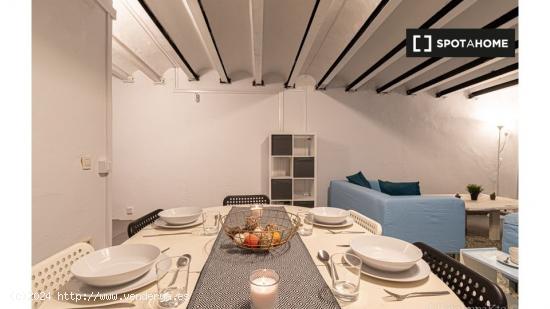 Alquiler de habitaciones en apartamento de 7 dormitorios en Barcelona - BARCELONA