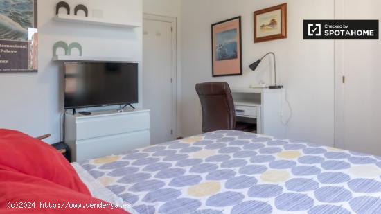 Habitaciones privadas en alquiler en piso de 3 dormitorios en Madrid - MADRID