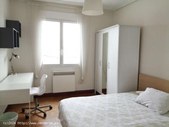  Habitación en piso compartido en Pamplona - NAVARRA 