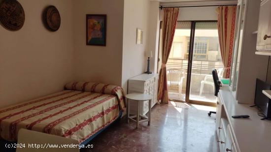  Alquiler de habitaciones en piso de 4 dormitorios en Almería - ALMERIA 