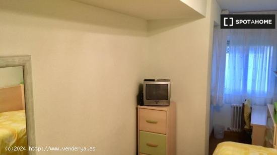 Habitación en piso compartido en Pamplona - NAVARRA