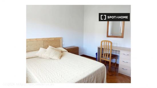 Alquiler de habitaciones en piso de 5 dormitorios en Vigo - PONTEVEDRA