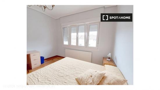 Alquiler de habitaciones en piso de 5 dormitorios en Vigo - PONTEVEDRA