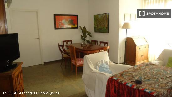 Habitación en piso compartido en Córdoba - CORDOBA