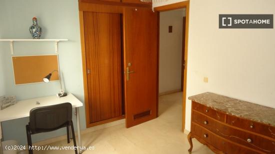 Habitación en piso compartido en Córdoba - CORDOBA