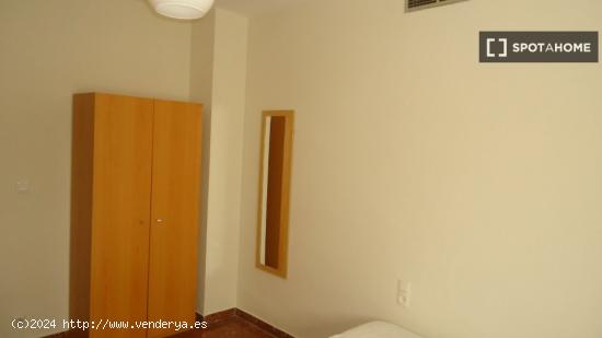 Habitación en piso compartido en Córdoba - CORDOBA