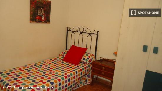 Habitación en piso compartido en Córdoba - CORDOBA