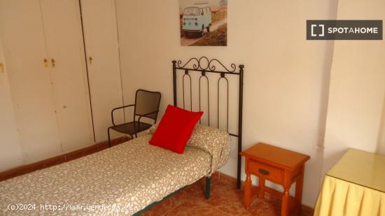 Habitación en piso compartido en Córdoba - CORDOBA