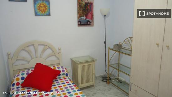 Habitación en piso compartido en Córdoba - CORDOBA