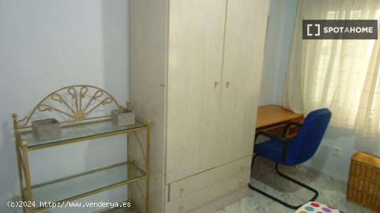 Habitación en piso compartido en Córdoba - CORDOBA