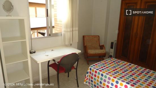 Habitación en piso compartido en Córdoba - CORDOBA