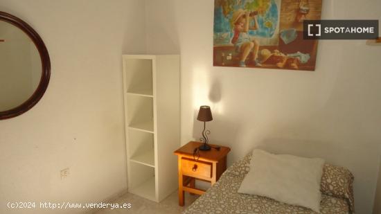 Habitación en piso compartido en Córdoba - CORDOBA