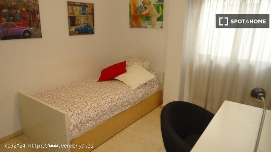 Habitación en piso compartido en Córdoba - CORDOBA