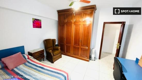 Habitación en piso compartido en Córdoba - CORDOBA