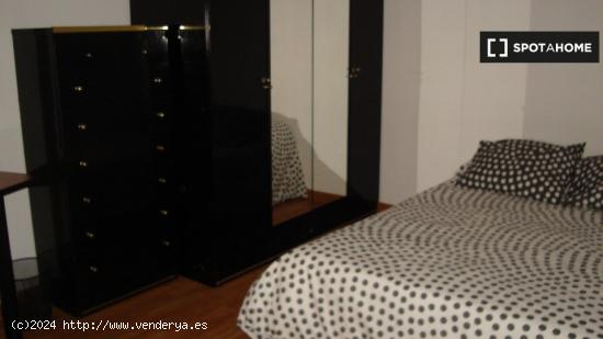 Habitación en piso compartido en Zaragoza - ZARAGOZA